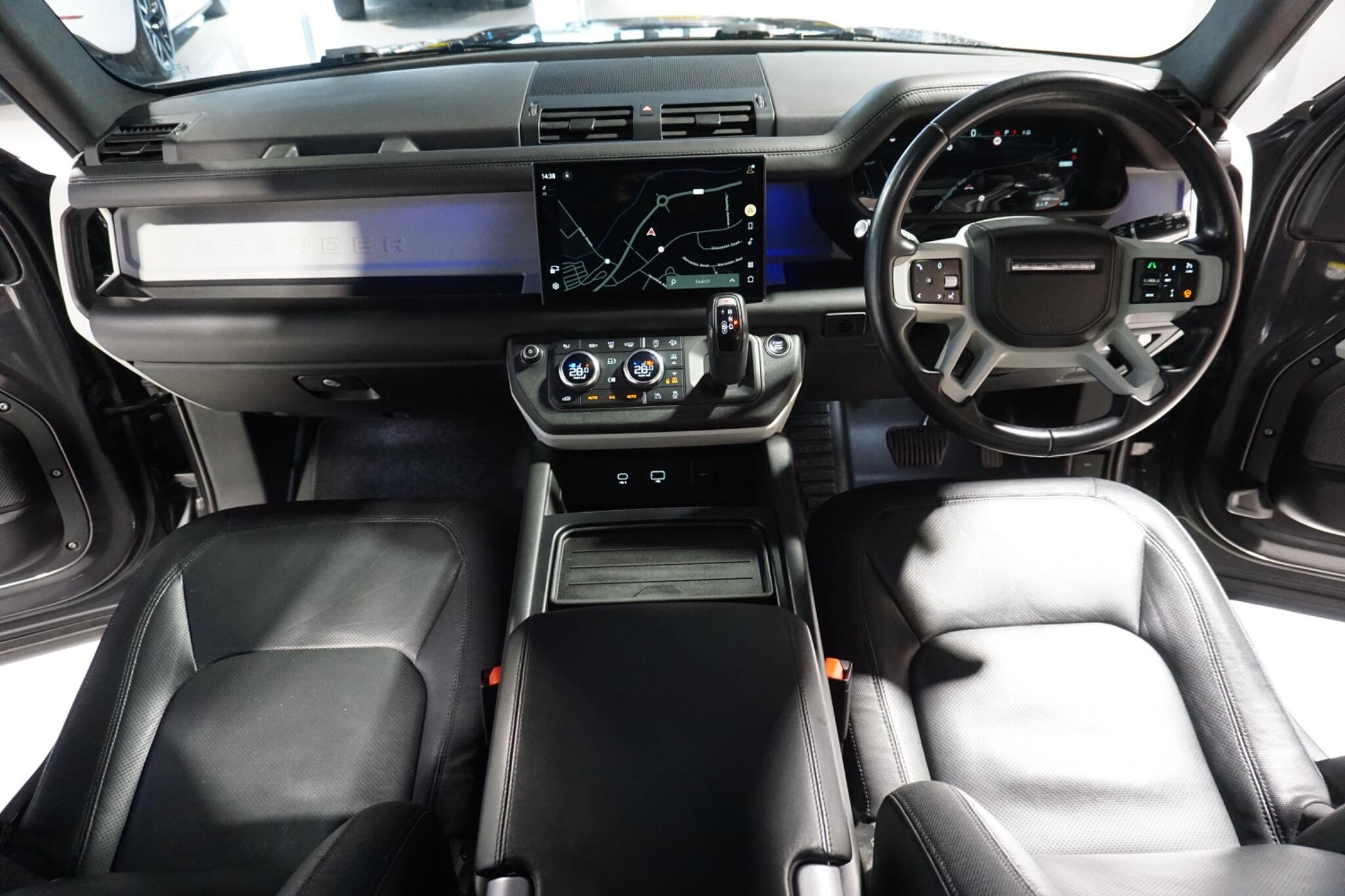 Land Rover Defender 110 3.0 D300 MHEV X-Dynamic HSE SUV 5dr Diesel Auto 4WD Euro 6 (s/s) (300 ps)